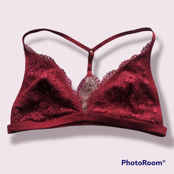 NWOT Victoria's Secret Lacy Red Bra - Picture 1 of 7